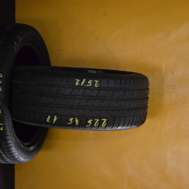 Használt Nyári Pirelli Pzero (Rep) gumiabroncs (225 / 45 / R17)